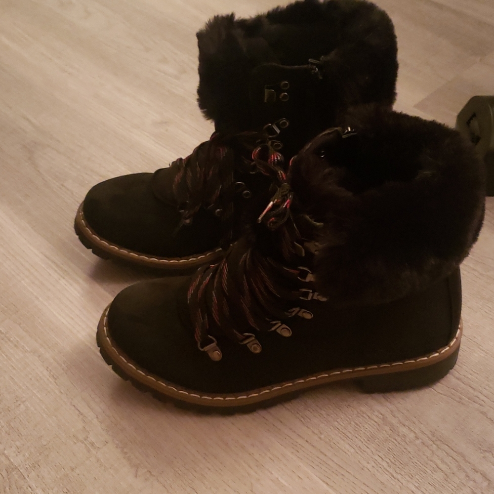 Boots - Picture 2 of 3